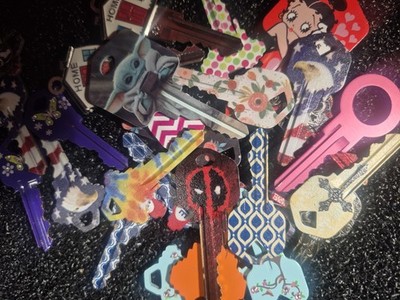 8 Oz Lot Of Designer Keys All Random All Cut Keys Colorful & Collectiblel (LS31)