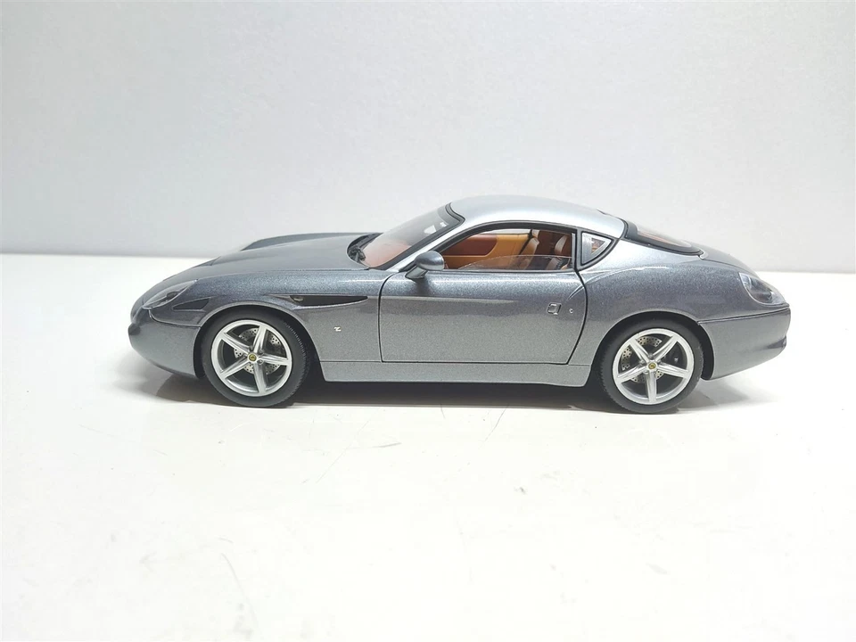 Ferrari 575 GTZ Zagato Grigia del 2006 - 1/18 Hotwheels Elite **DIFETTO** - Immagine 4 di 4