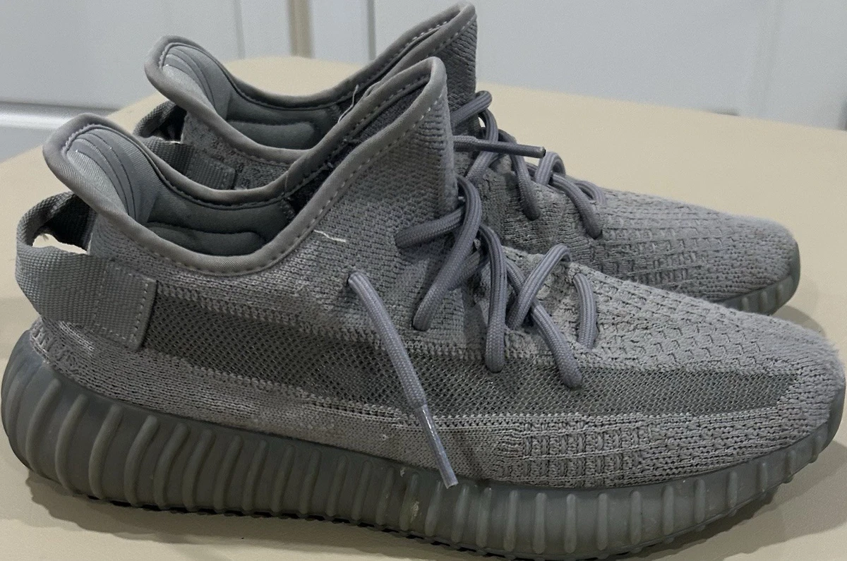 Preços baixos em Yeezy 350 V2 Gray | eBay