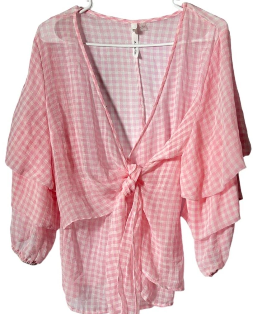 pink puffy blouse