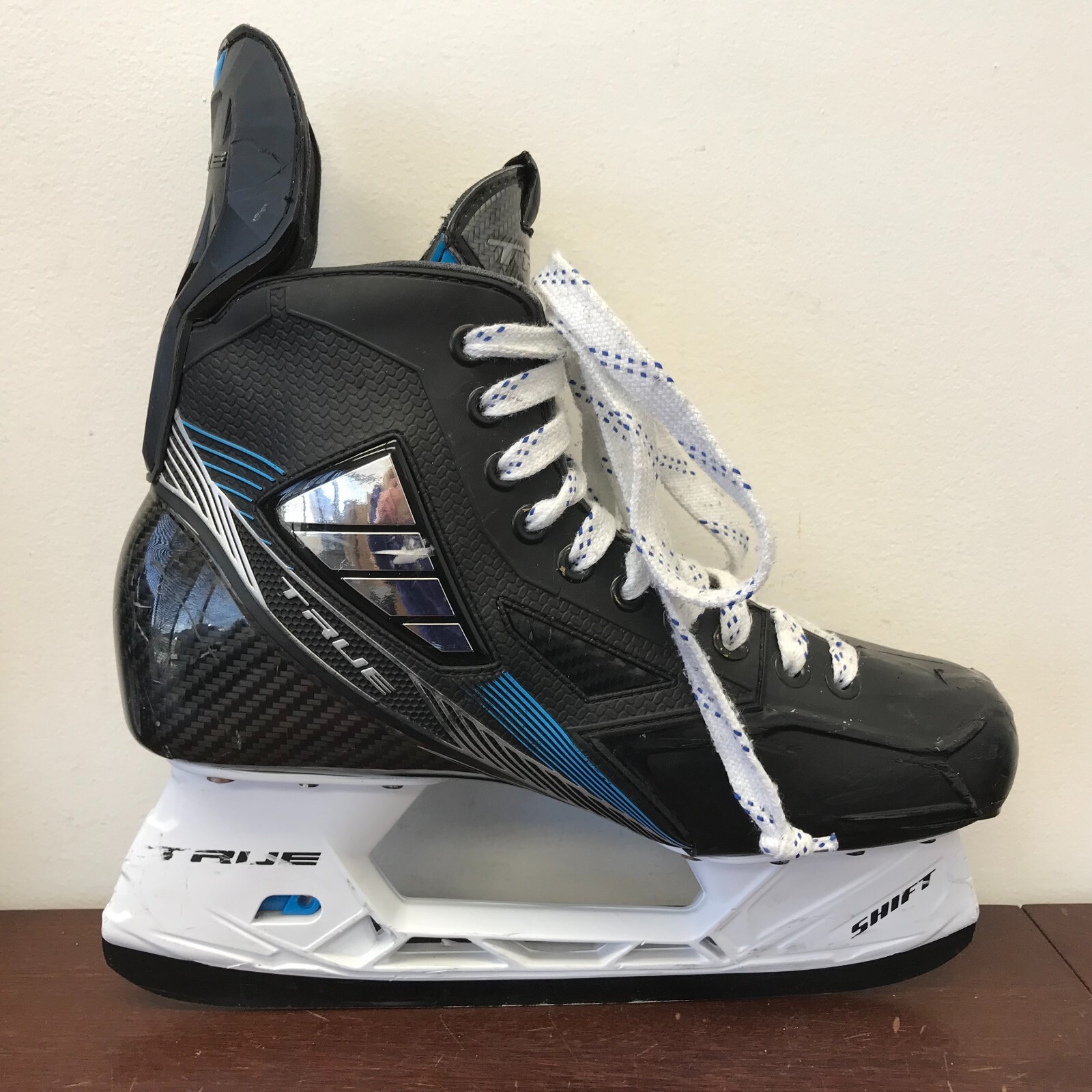 True TF9 Senior Ice Hockey Skates. Size 8.5 Regular. eBay
