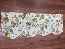 BETTER HOMES  GARDEN VALANCE WHITE YELLOW GINGHAM FLORAL 61" X 14" FLOWER BUNCH