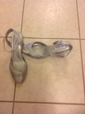 FORMAL SHOES SILVER PLEATED TOE MATCHING BACK STRAP  RHINESTONE BUCKLE 8.5