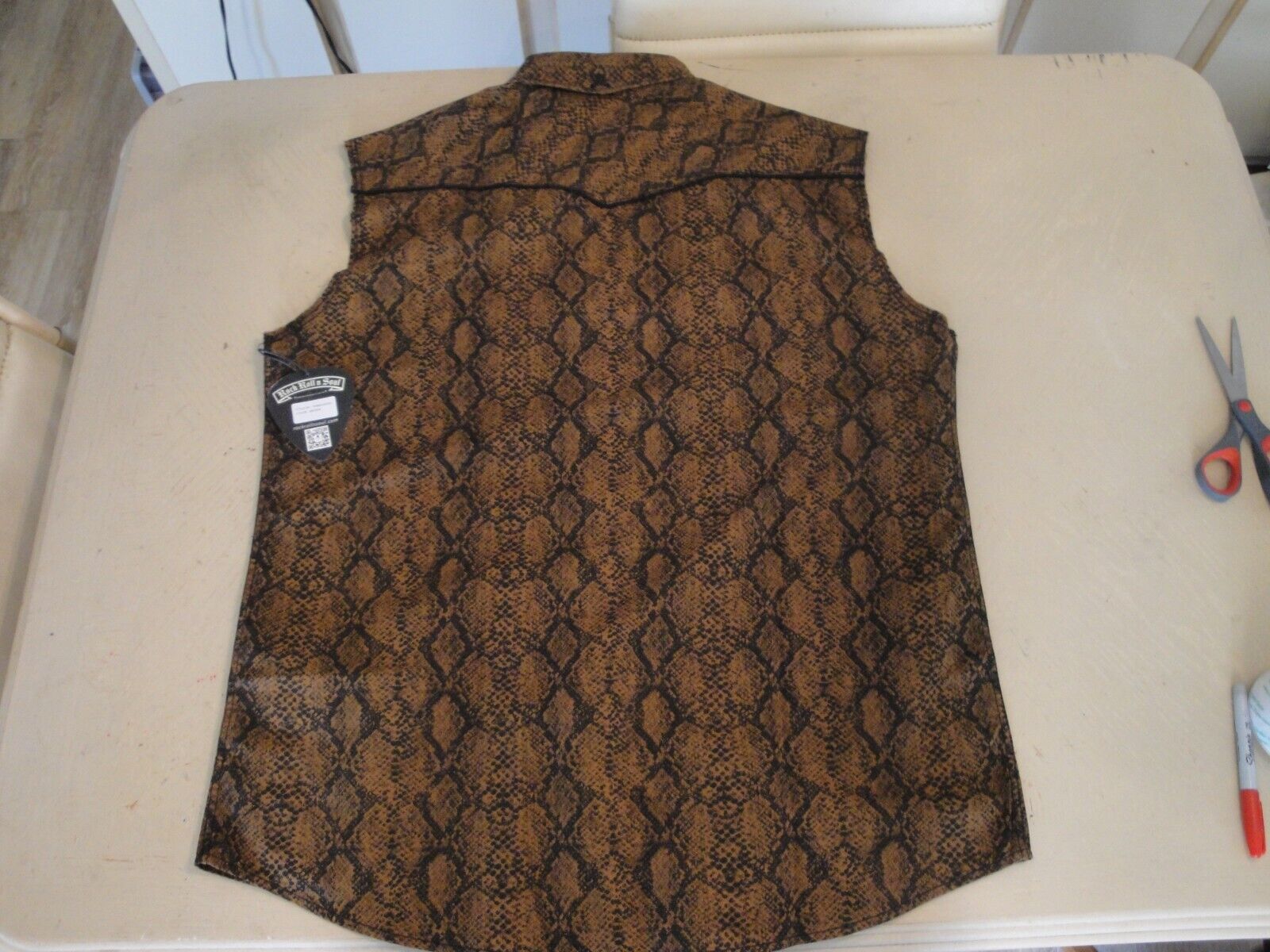 Picture 2 of 8
