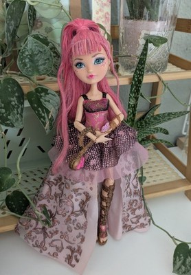 Ever After High Thronecoming Cupid Puppe