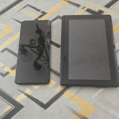 Bundle Of Two   Tablet/Cellphone Android