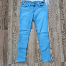 Levi's 711 Denim Jeans Women's Size 30 Blue Straight Leg Mid-Rise Light Wash