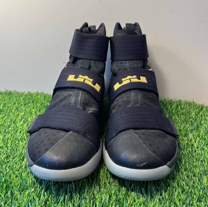 Nike LeBron Zoom Soldier 10 iD Championship Black Gold Sz 15