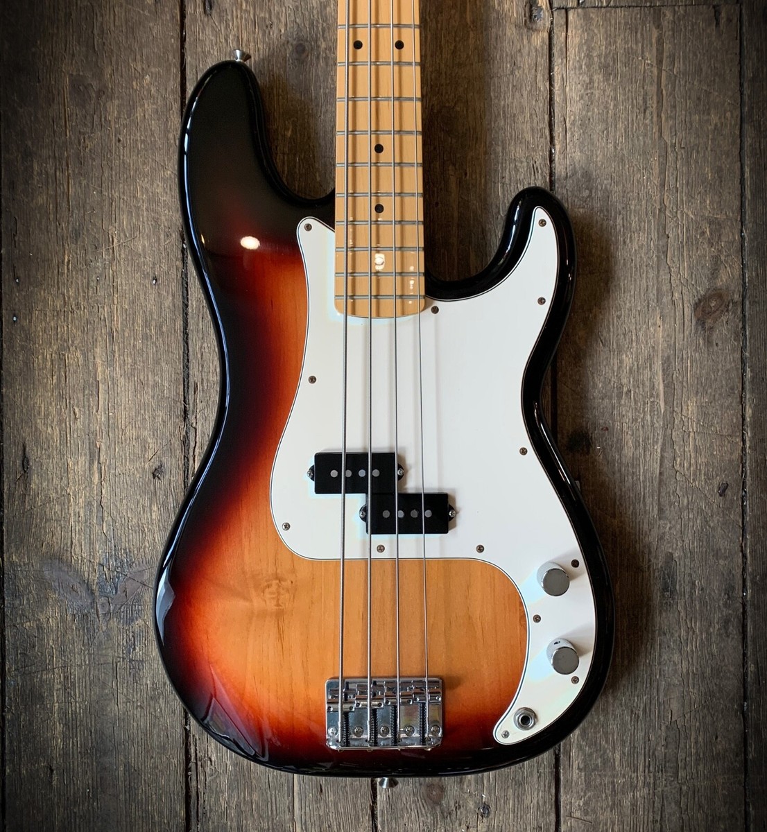 2018 MEXICAN FENDER PRECISION BASS IN SUNBURST WITH MAPLE