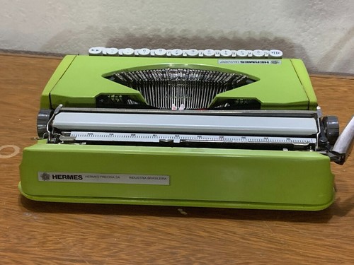 HERMES BABY Ltd Edition TYPEWRITER LIME GREEN CURSIVE - WORKS ! ! - Picture 5 of 10