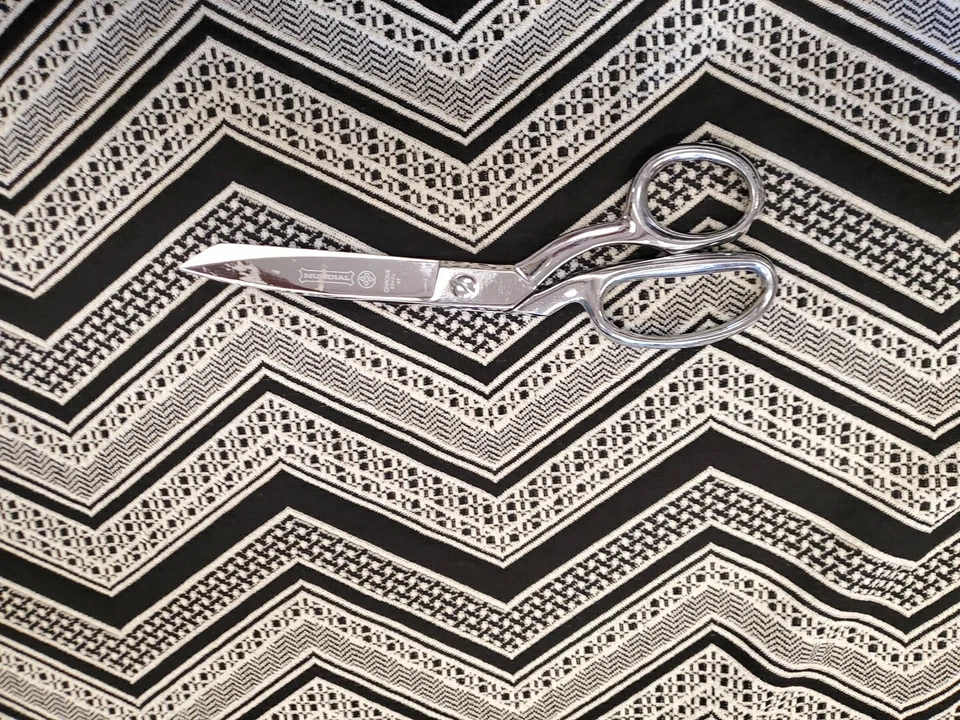 Doble Tejido Diseñador Étnico Zig Zag Jacquard Invierno Peso Por Yarda Foto 3 de 3