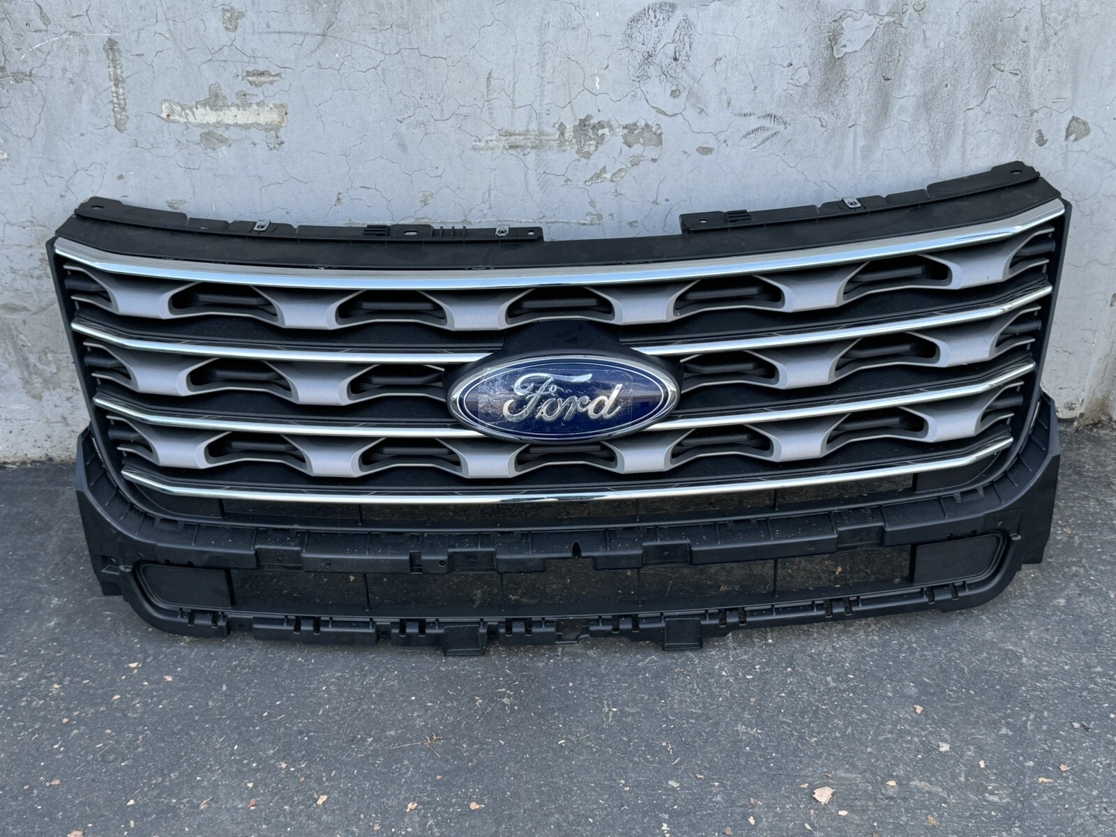 2016-2018 Ford Explorer Base Front Grille OEM Replacement