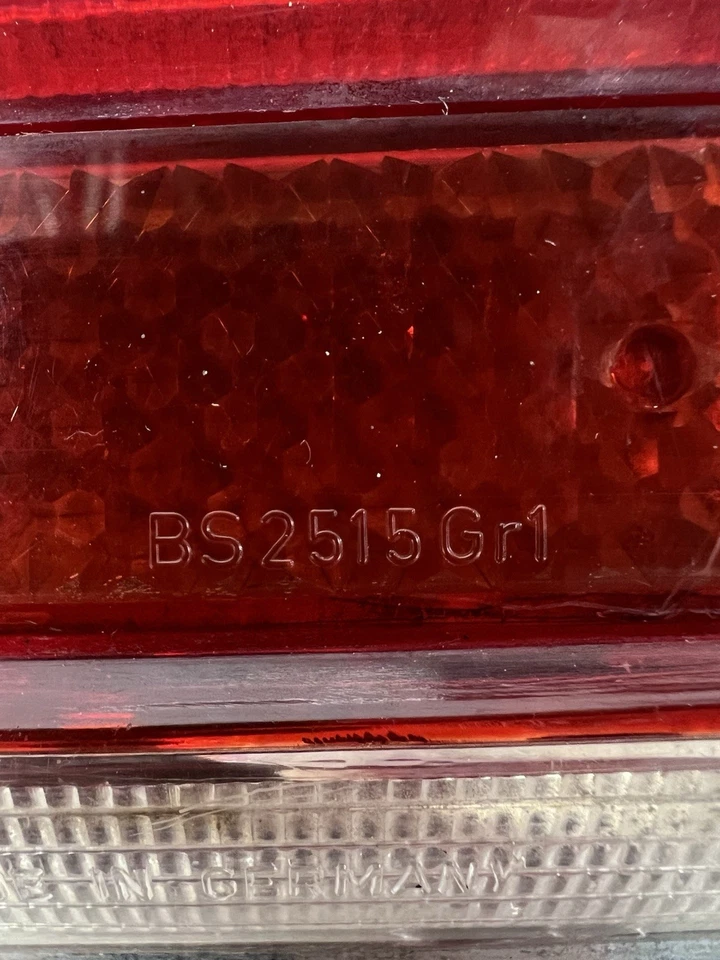 Conjunto de luz trasera derecha Mercedes Benz W113 280sl 250sl 230sl OEM Foto 2 de 4