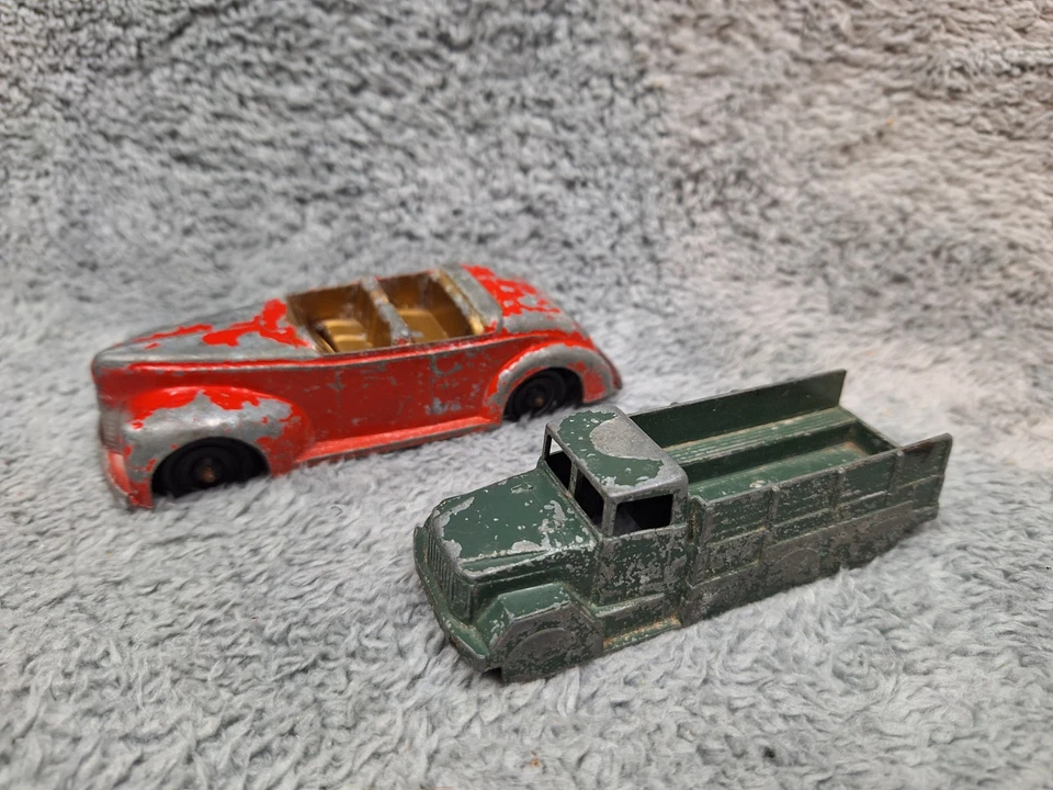 1950s Midgetoy Tootsietoy Lot Of 2 Vintage Diecast Cars - Image 2 of 4