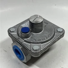 Maxitrol Pressure RV48L Regulator Natural Gas 3/4" NPT 1/2 PSIG 3"-6" WC 52-1011