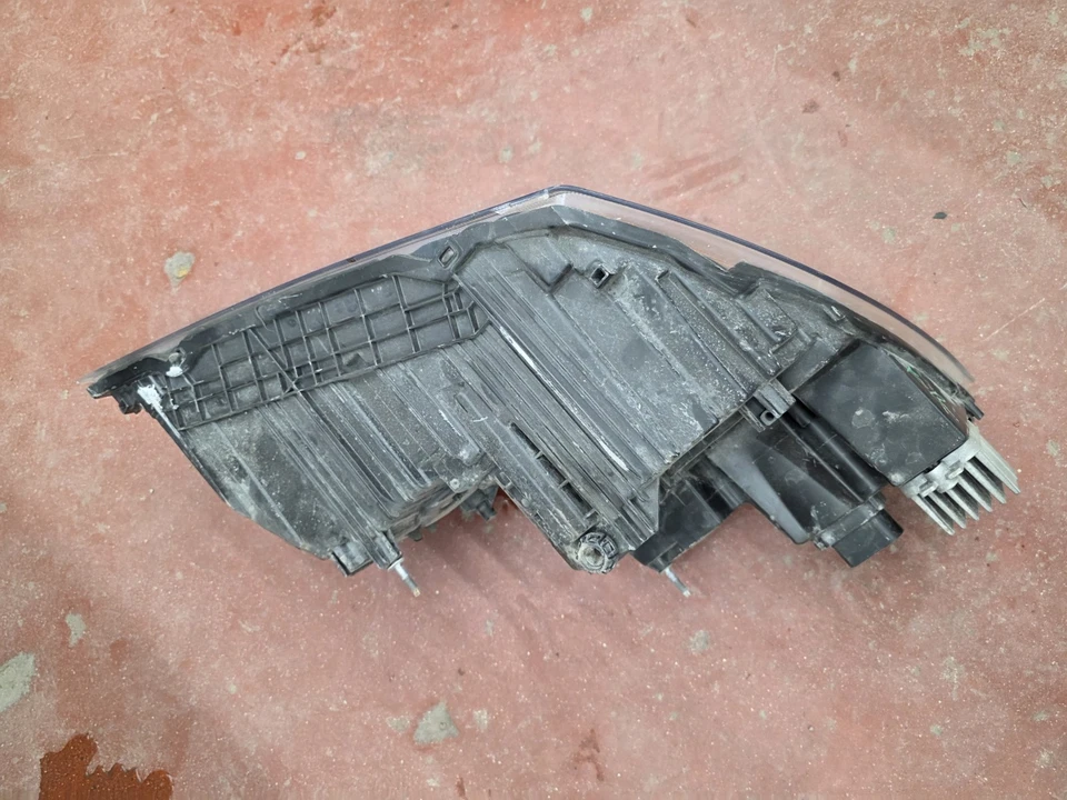 Faro izquierdo Freightliner Cascadia Pt. A66-01405-004 Foto 2 de 4