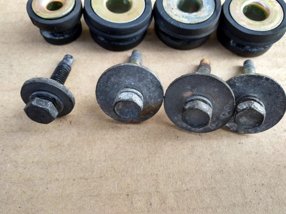 97-01 CRV OEM BUJE DE GOMA/PERNOS para LIMPIAPARABRISAS MOTOR TRANSMISIÓN 4 piezas Foto 4 de 4