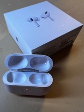 Apple AirPods Pro 1st Generation Charging Case w/box - no earbuds