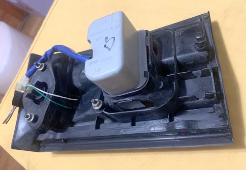 Luz trasera tapa maletero interior izquierda lado del conductor Toyota Camry 1989-1990 OEM - Imagen 8 de 12