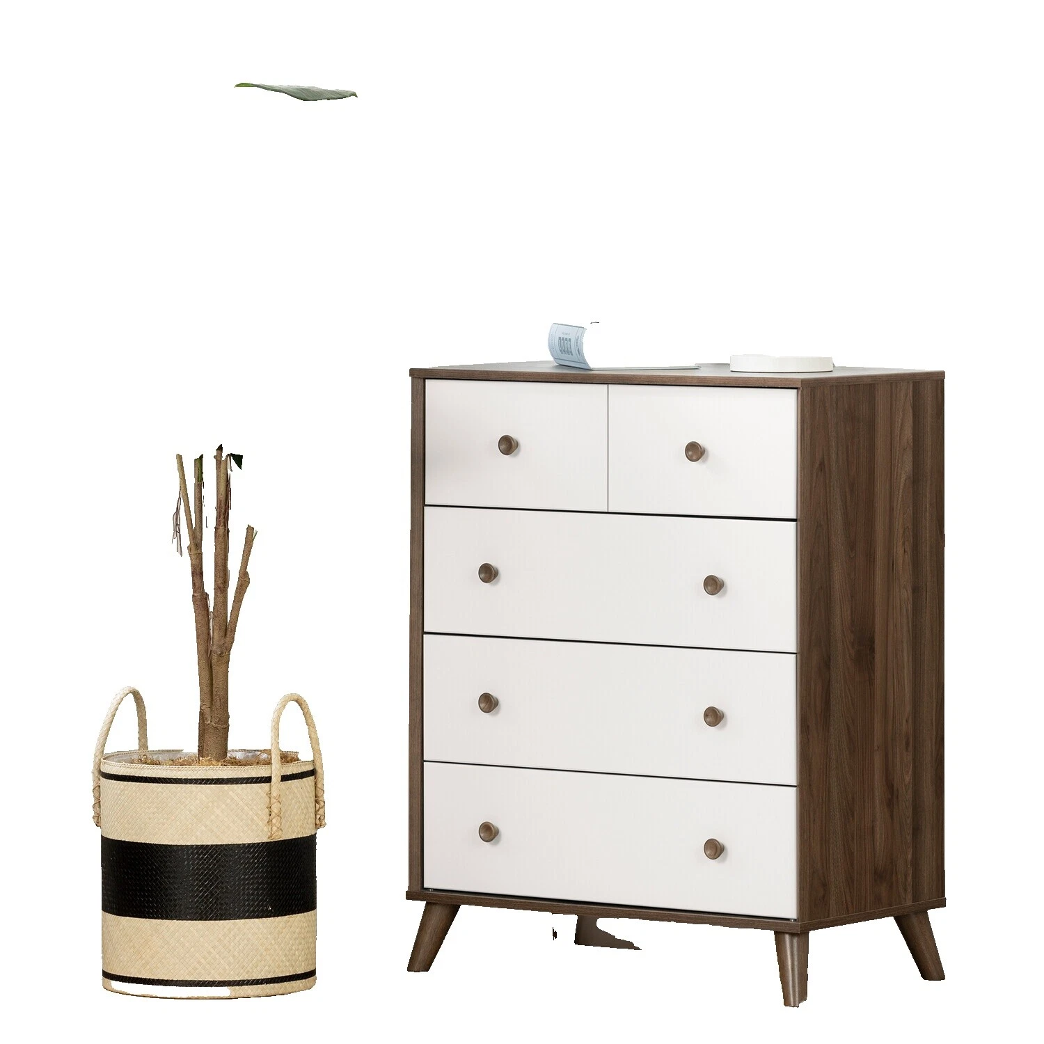 Traje blanco de madera y cofres