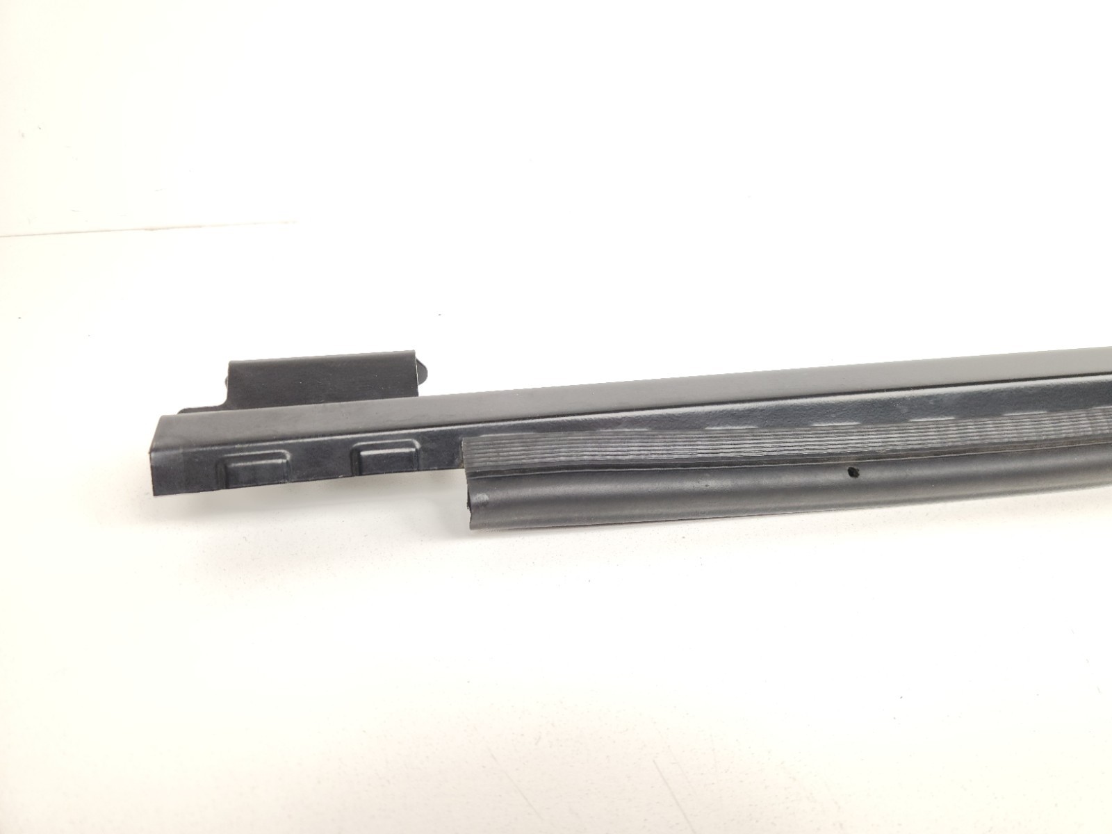 2012-2014 MCLAREN MP4-12C 650 REAR ENGINE BAY SUPPORT BRACKET SEAL OEM 11A6319CP