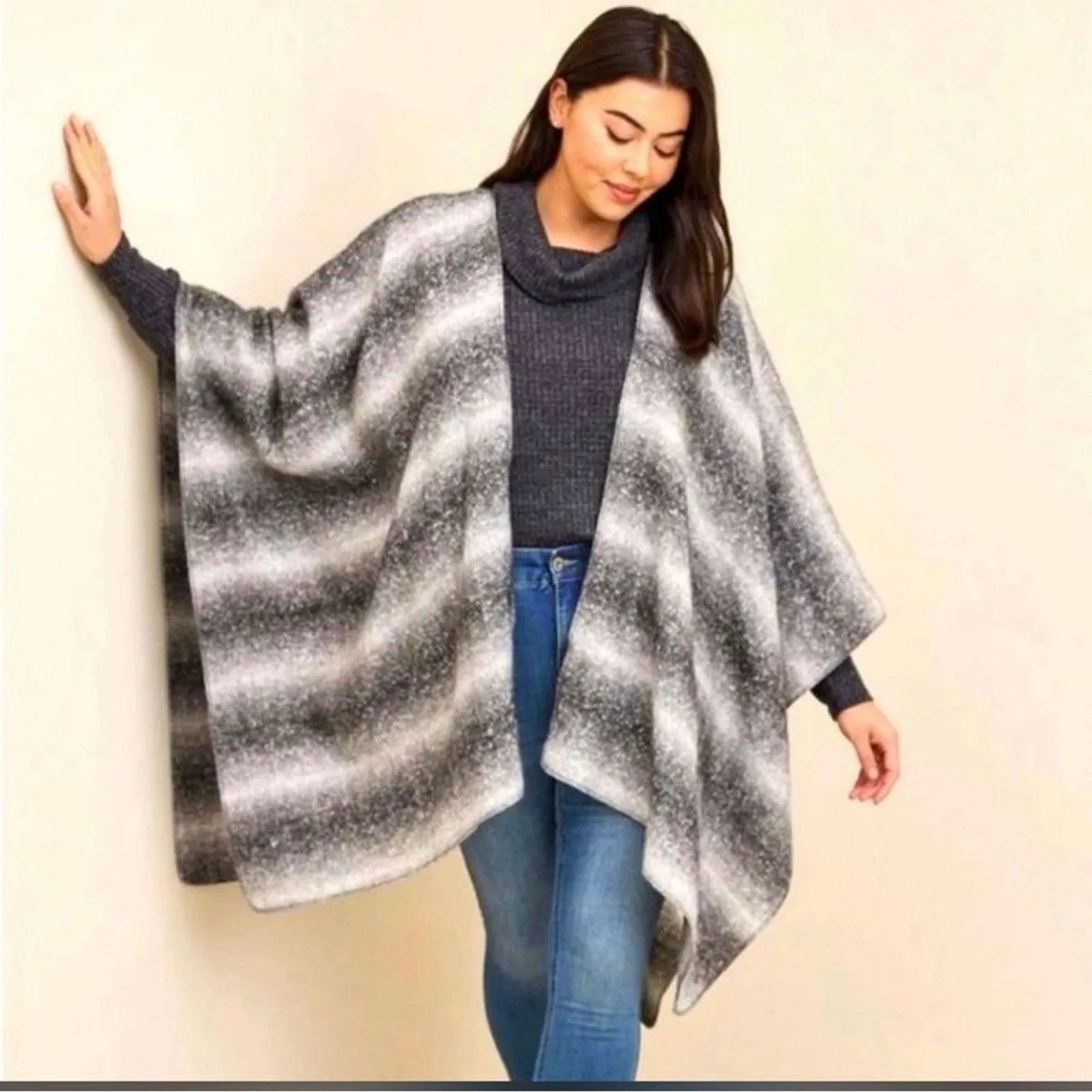 Torrid one size fuzzy poncho shawl cozy lounge gray white