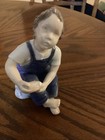 B&G BING & GRONDAHL Help Me Mom Boy with Shoe Figurine #2275 Copenhagen ~Denmark — photo 2