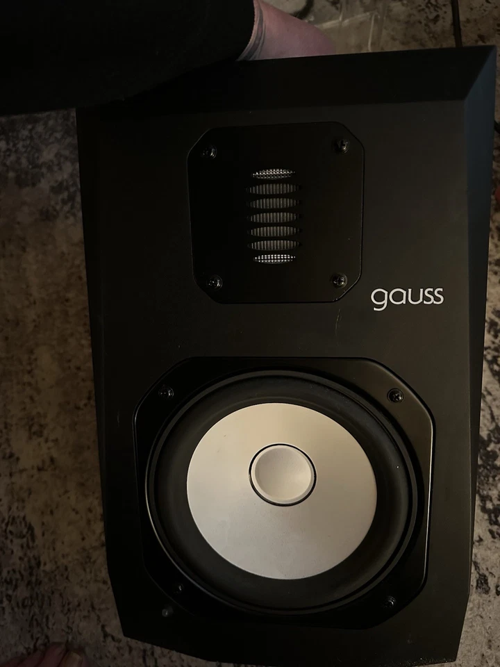 Monitores de estudio Avantone Gauss 7 Powered Foto 4 de 4