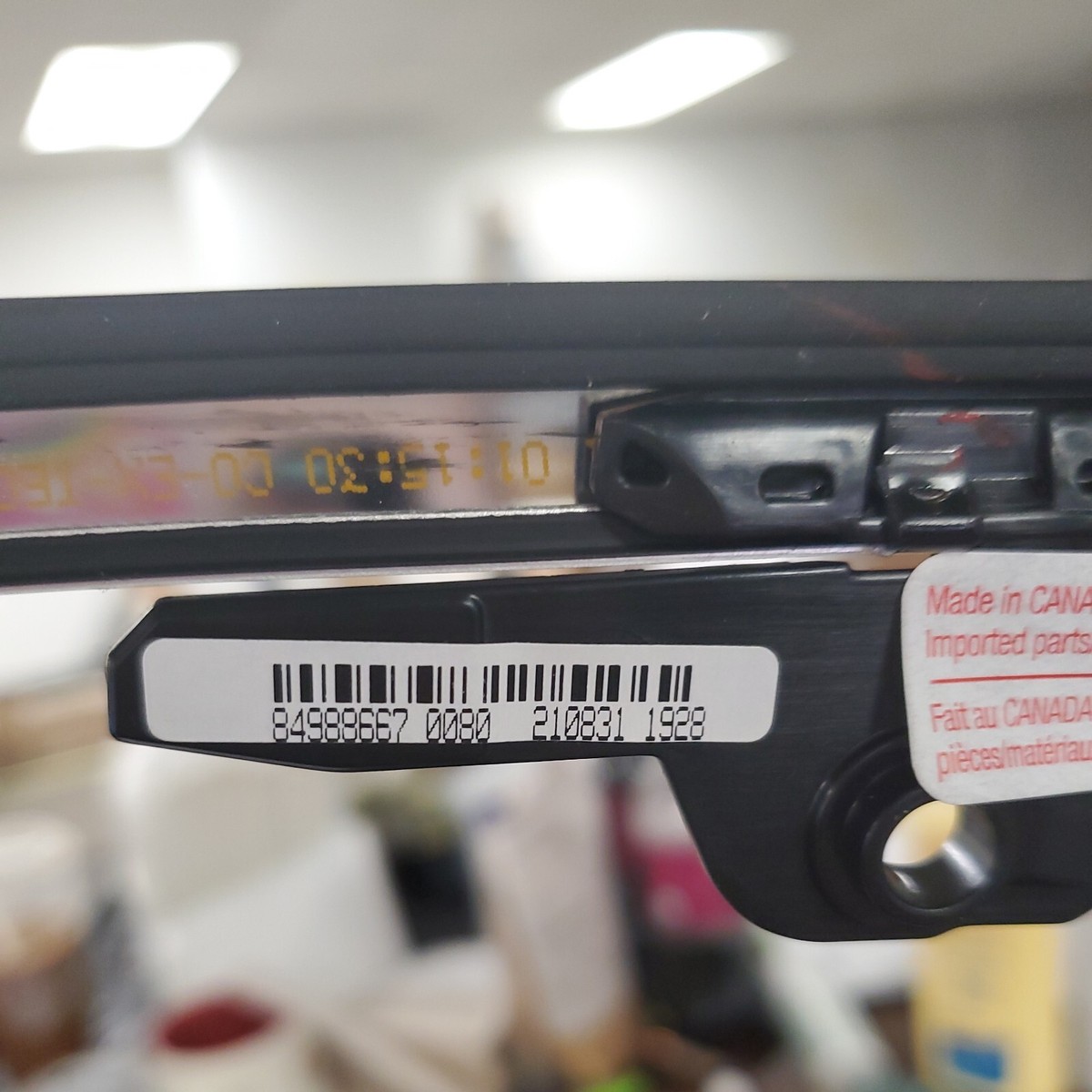 Front Passenger Side Door Window Upper Reveal Molding - GM 