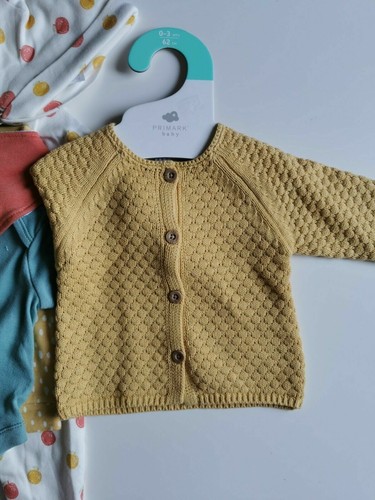 Trajes de algodón orgánico para bebé, Primark. nuevo con etiquetas, recién nacido-6 meses, varios gemelos - Imagen 18 de 39