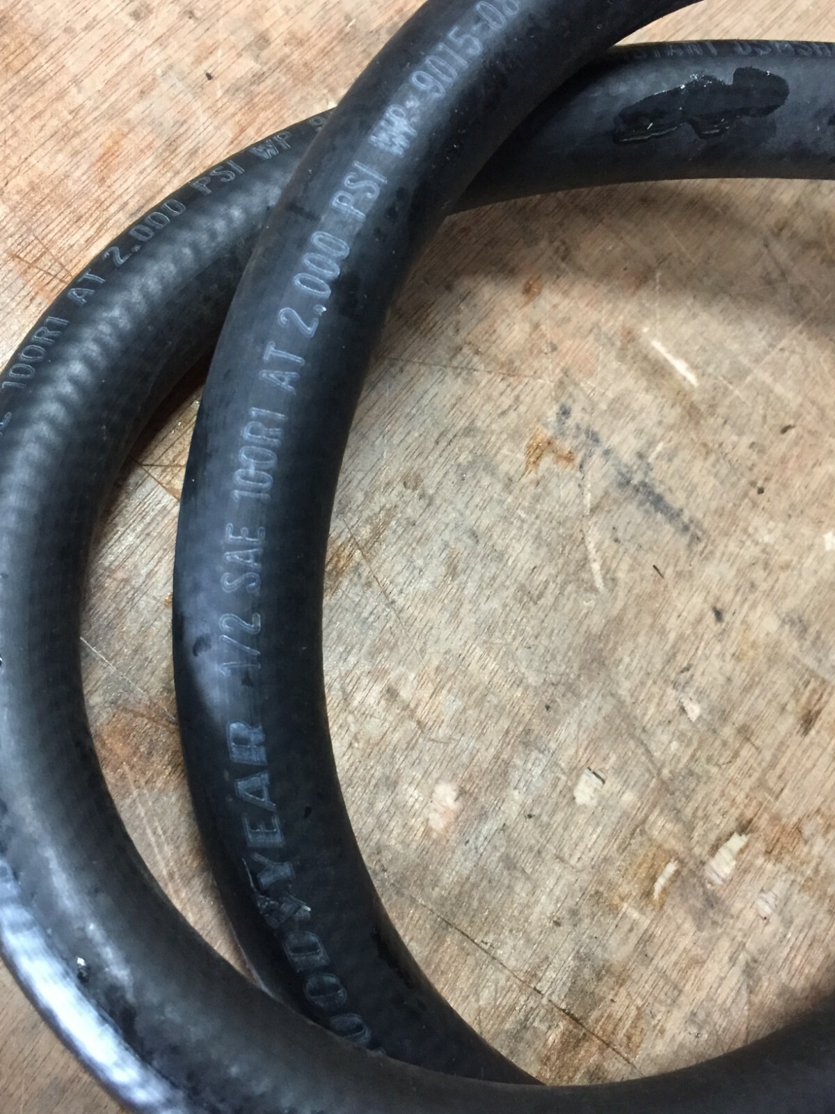 LOT OF GOODYEAR HYDRAULIC HOSES 1/2" SAE 100RI 2000PSI 42" & 1/4" SAE