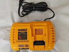 Dewalt DCB118 Fast Charger for 20V and 60V FLEXVOLT Charger Brand New 