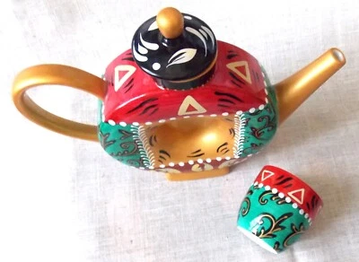 THEIERE ET TASSE EN CERAMIQUE PEINTES A LA MAIN DECOR EXOTIQUE ARTISNAL - Photo 1/4