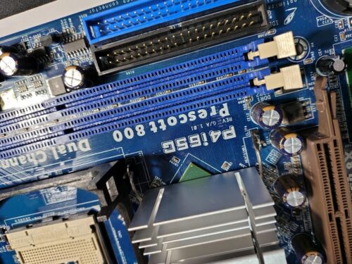 Placa madre Intel ASRock P4I65G, Socket 478, funciona retro - Imagen 3 de 4
