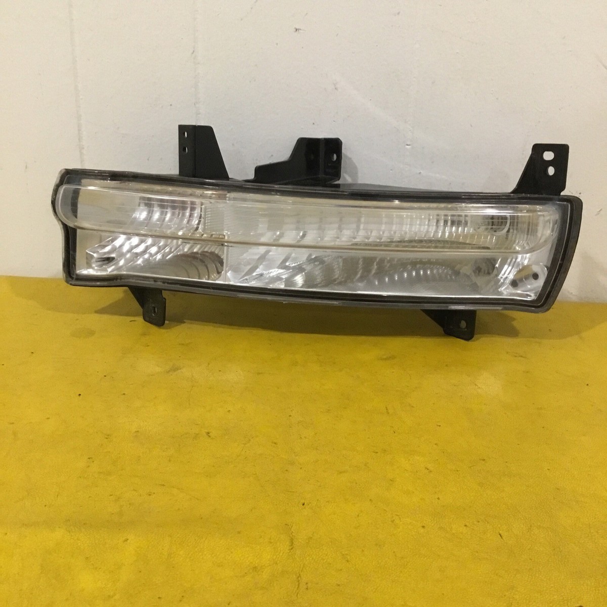 2017-2020 Jeep Compass Right Passenger Side Turn Signal Light 
