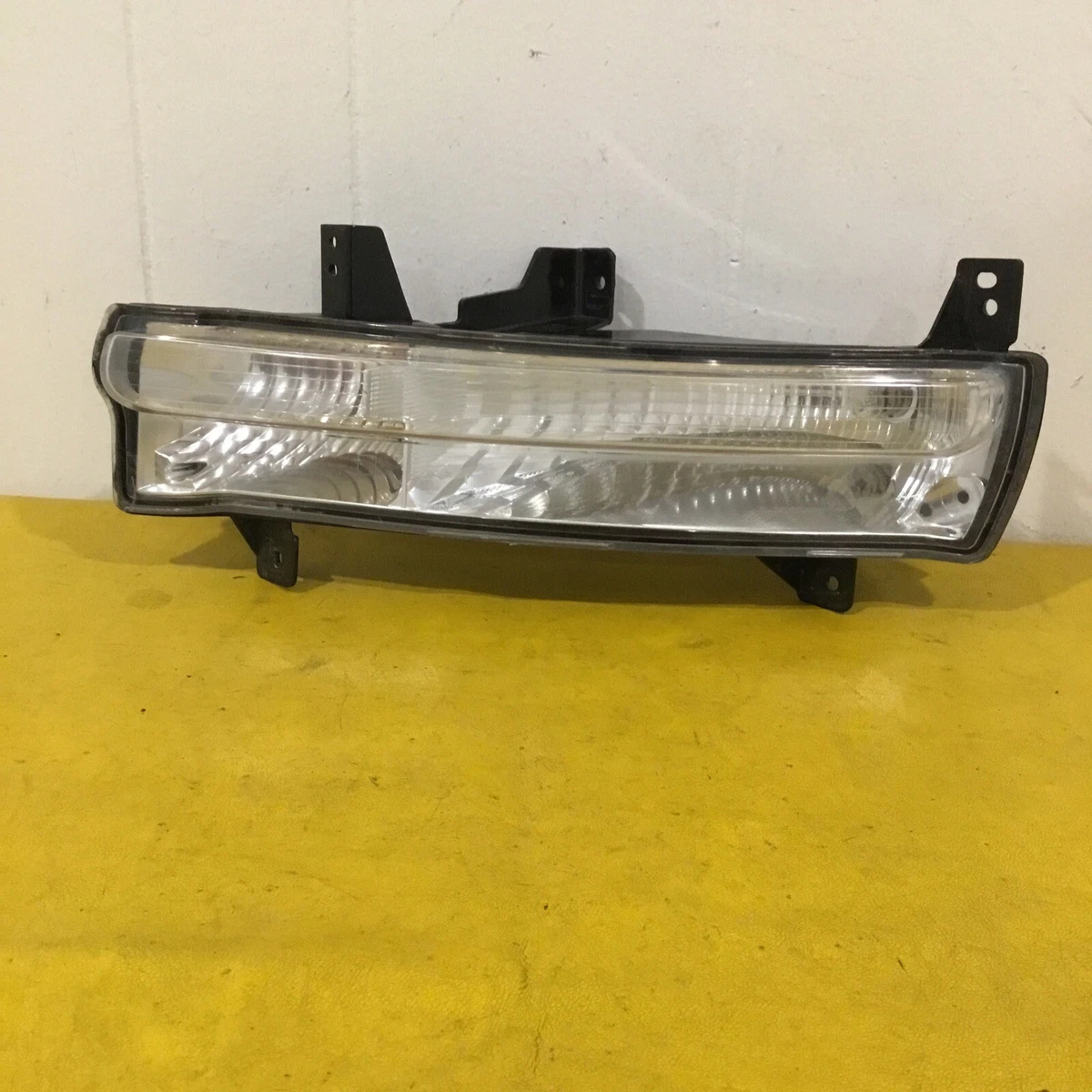 2017-2020 Jeep Compass Right Passenger Side Turn Signal Light 