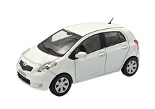 Toyota Yaris White 143 Diecast Modellauto Cararama 813135