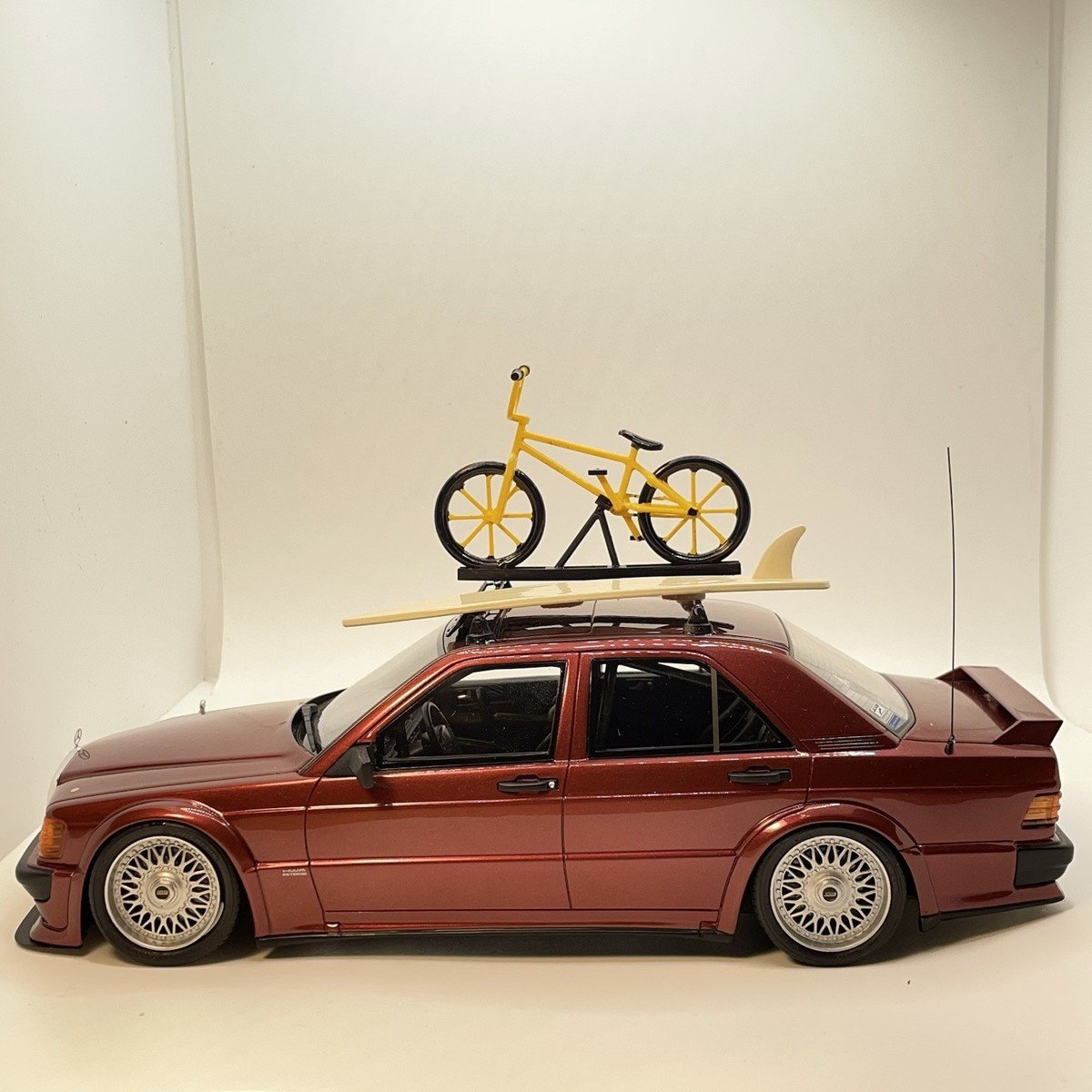 1/18 GT Spirit Otto Mercedes 190E 2.5-16 Rauh-Welt Republik Red