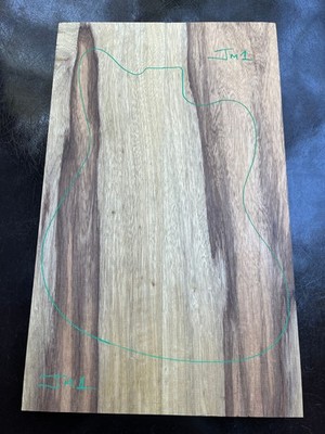BLACK LIMBA / KORINA 2-teiliger Strat Gitarrenkörper 605 x 337 x 47 mm JM1