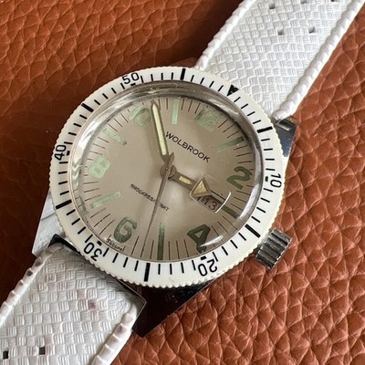 Vintage Men s Wolbrook White Dial Skin Diver Runs FAST Needs SERVICE 