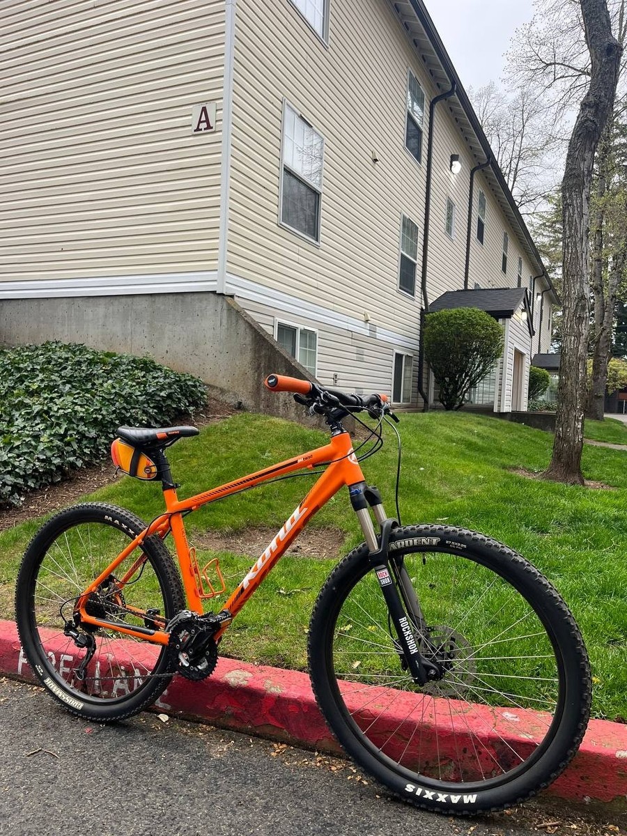 Kona BLAST 27.5インチ メーカーサイズ　S Kona Blast Mountain Bike – 19” Large Frame (27.5” wheels
