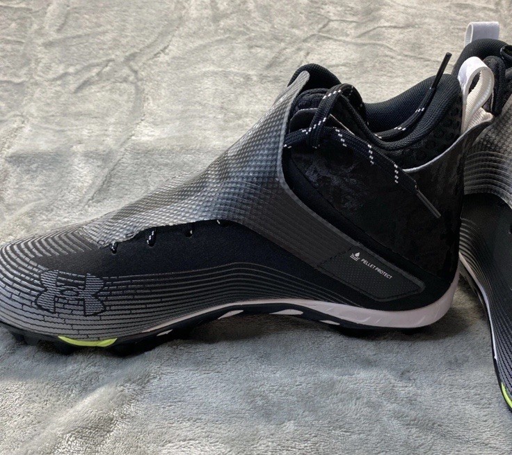 UA TM HIGHLIGHT HAMMER FOOTBALL CLEAT MC SIZE 13.5 US - BLACK/WHITE