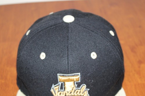 Idaho Vandals Hat Cap Adult Black Gold Snap Back Wool Zephyr NCAA Football - Picture 6 of 10