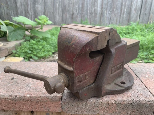 Dawn 4L Bench Vice Great Condition Vise We Post