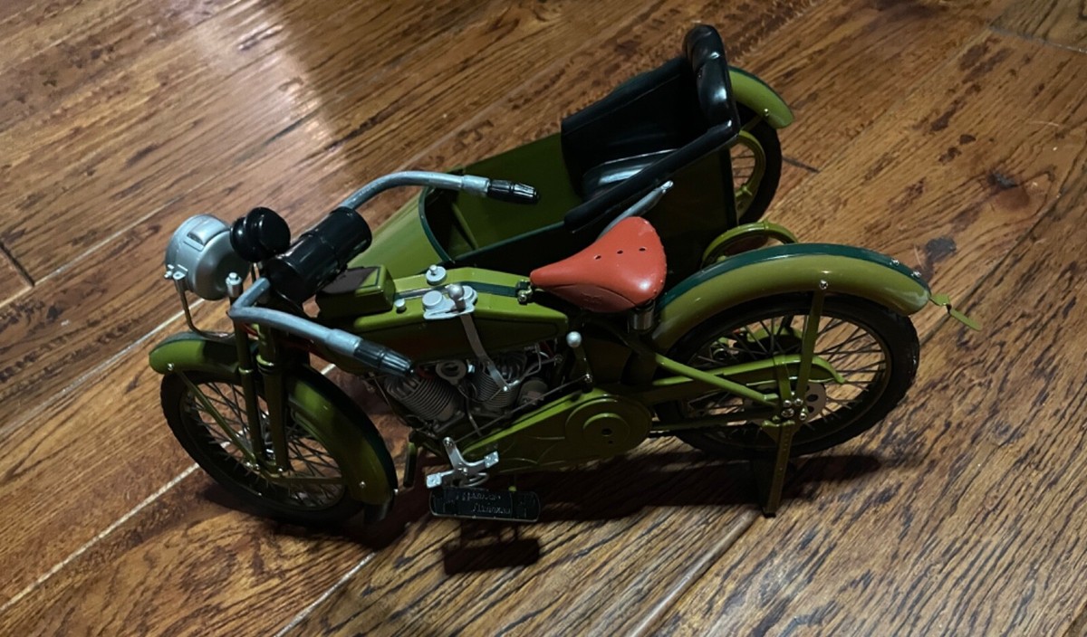 1917 Harley-Davidson 3-Speed V-Twin Model F and Side Car with COA
