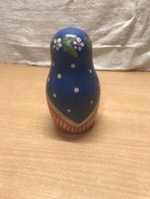 Poupées Russes D'emboîtement  Babushka / Matrioshka  Isolé Sur Fond Blanc D7f2he