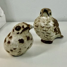 ANDERSEN DESIGN Studio BIRD FIGURINES Set/2 Sparrow/Chick VTG Pottery Anderson