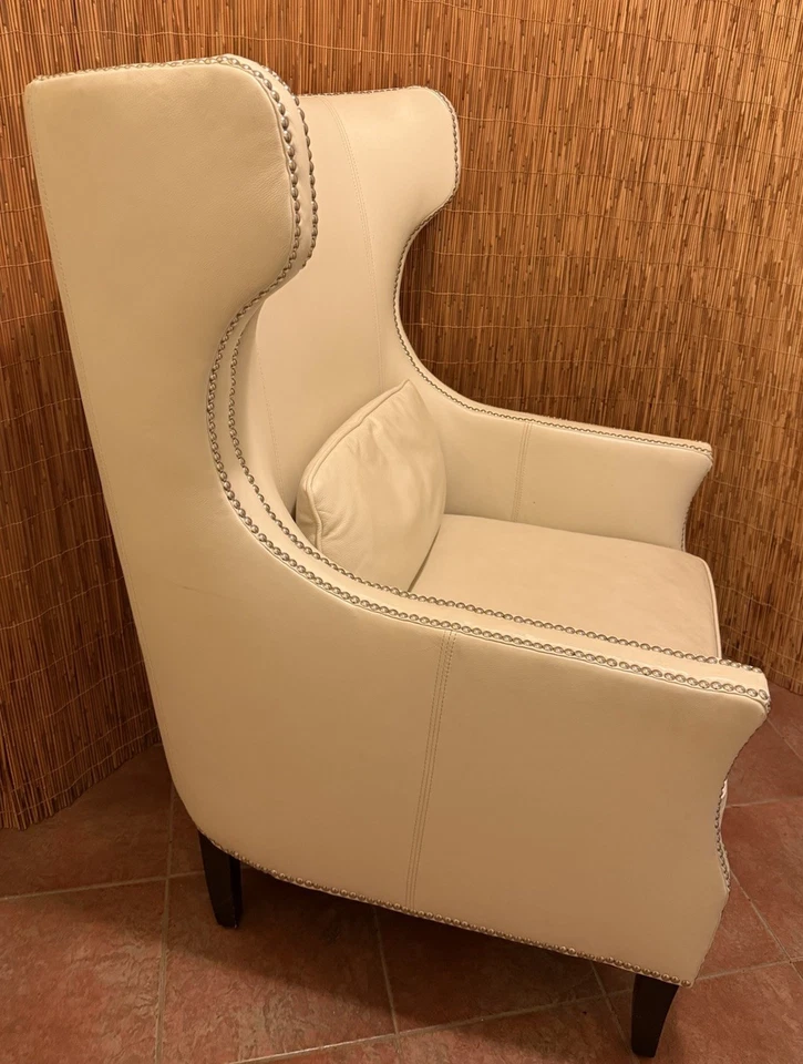 Silla Kingston de diseño BERNHARDT - Cuero marfil y borde de cabeza de clavo - ¡Verdadero lujo! Foto 4 de 4