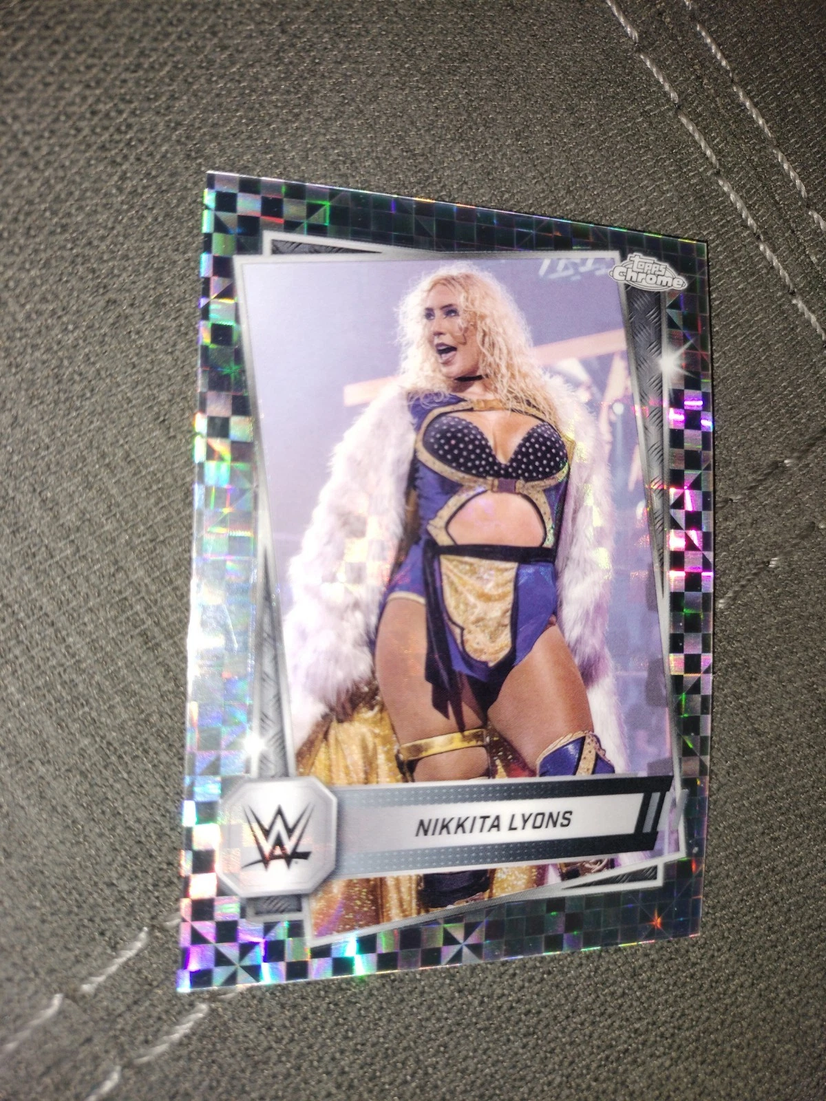 NIKKITA LYONS 2025 TOPPS CHROME X-FRACTOR #171