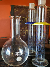Vintage Science Lab Glass Lot Pyrex 250ml Flask Kimble Exax 50ml Cylinders USA